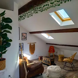 Appartement T2 Proche Remparts 